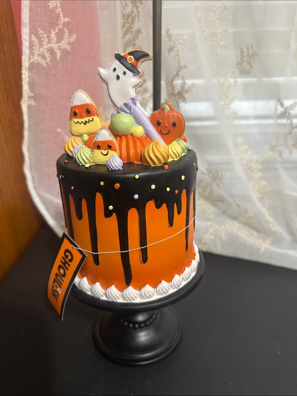 Ghoulish Halloween ceramic cake decor
